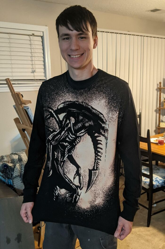 "I Tried Bleach Painting On A Shirt For The First Time, And I'm So Proud Of It"