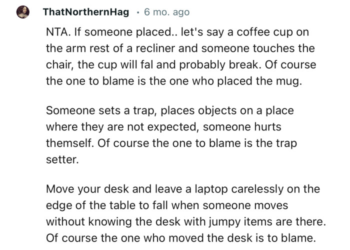 “NTA… The one who moved the desk is to blame.”