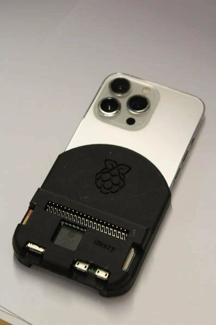 "I Made An iPhone 13 Pro Case That Holds A Raspberry Pi Zero 2 W"