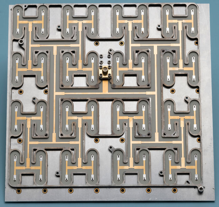 "Power Divider For An 8-By-8 Antenna Subarray For A Jpl Europa Lander"