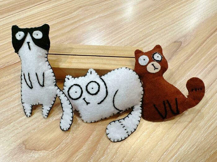"Cat Brooches I Made Recently"