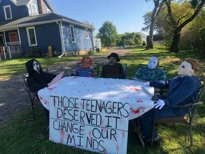 2. This is witty, humorous, and honestly iconic. I'm sure the neighborhood got a kick out of this.