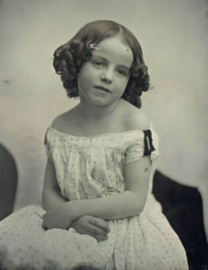 "Crisp Daguerreotype Of A Girl In A Relative Simple Dress, By The Estudio Of Southworth & Hawes, Circa 1850. From George Eastman Collection"