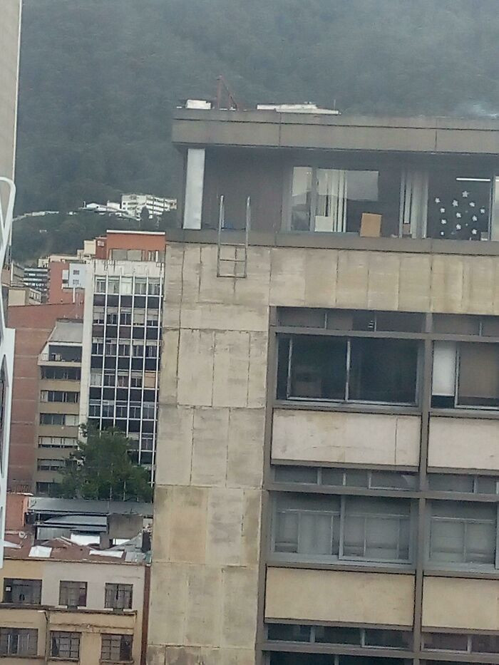 15. Direct staircase to the first floor.