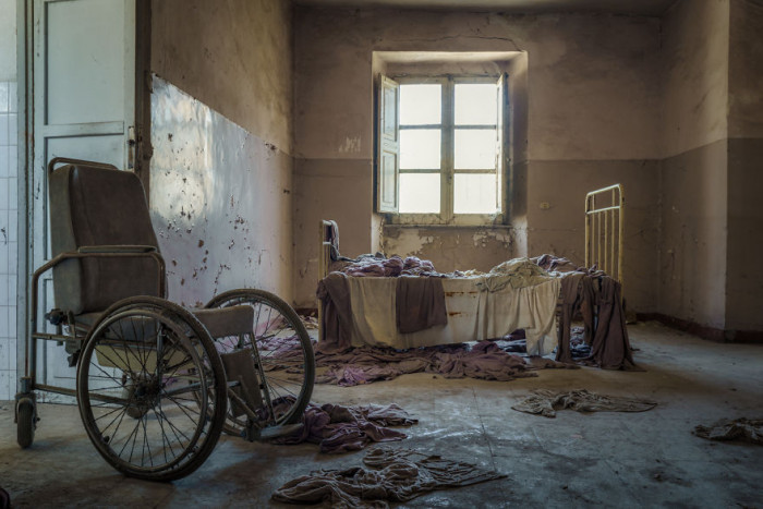 12. This looks like two people who wanted to be together in the madhouse. So sad.