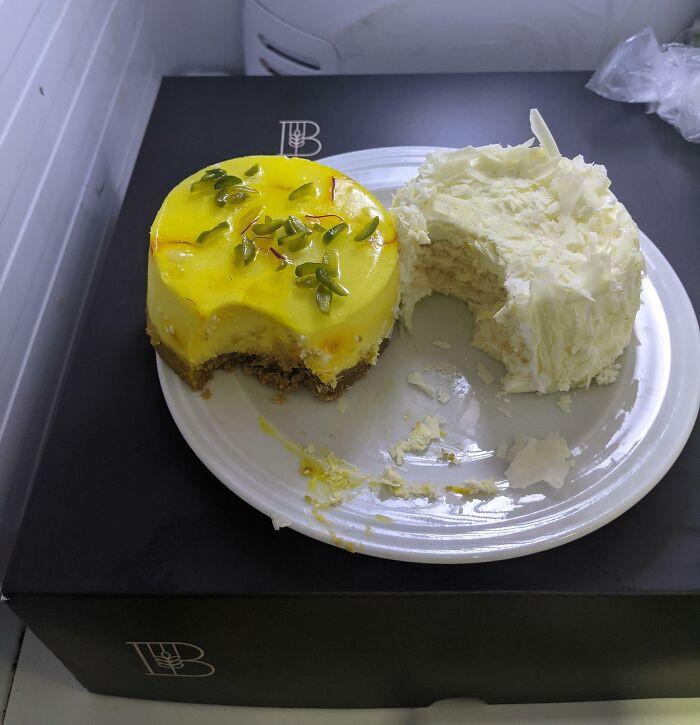 "Announced That She And Her SO Are Finally Pregnant After Years Of Trying. I Got Her A Box Of Pastries To Celebrate, And When The Party Was About To Start, I Opened The Fridge At Work And Saw This"