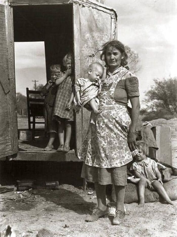 24. Today, be thankful. (Arizona migrant family, 1940.)