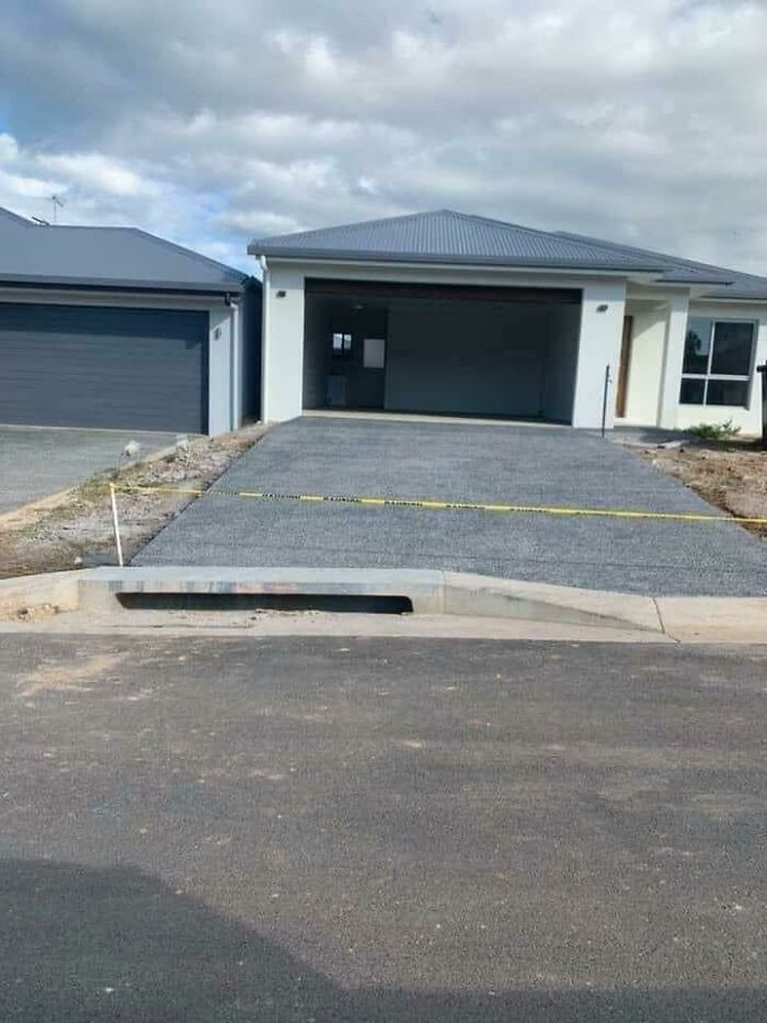 24. The adjacent house #unsuccessful