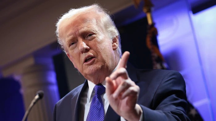 White House ballroom proposal review amid public opposition and modernization debate.