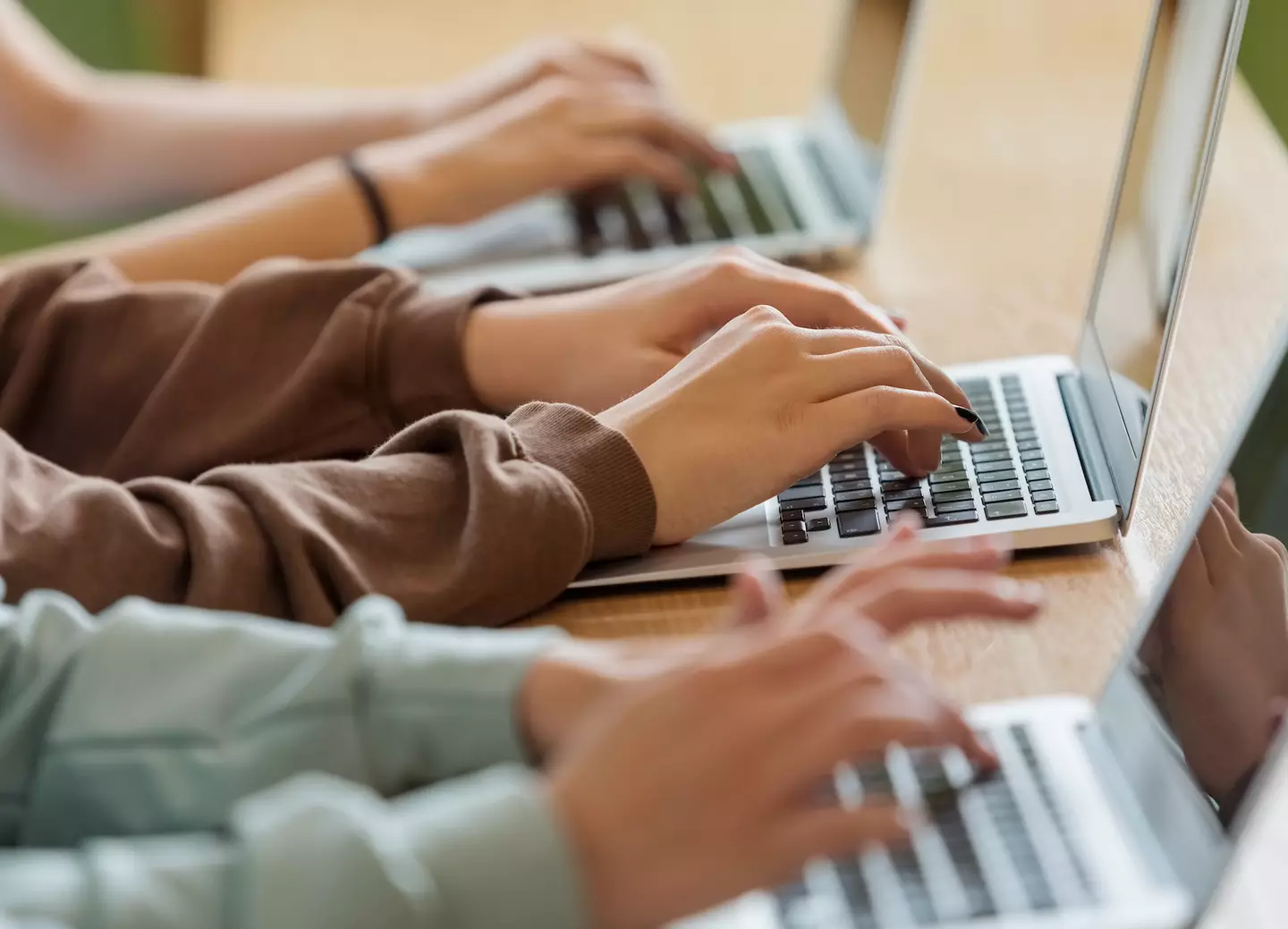 One thing you can’t wriggle out of while in school is essays, and unfortunately—they don’t write themselves.