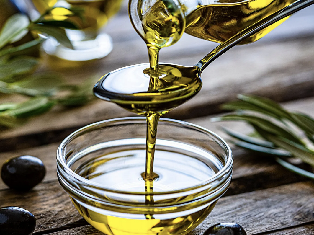 20. Olive oil - as long as it is kept in a cool, dark place away from a heat source, olive oil can last outside the fridge. Extra virgin olive oil lasts even longer.